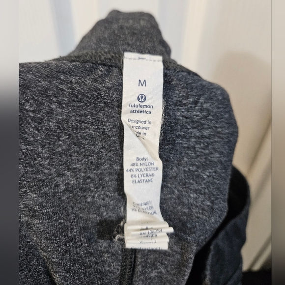 Lululemon Men's Gray Shorts - Picture 6 of 7